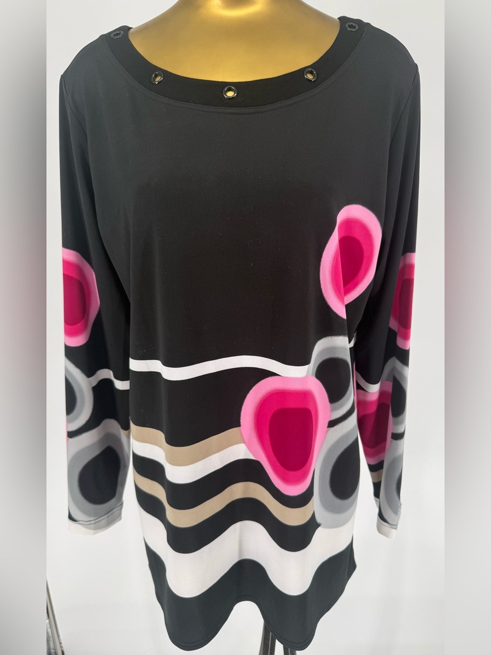Women’s Max & Rina women’s Black Long-Sleeve Graphic Tunic with Pink Accent